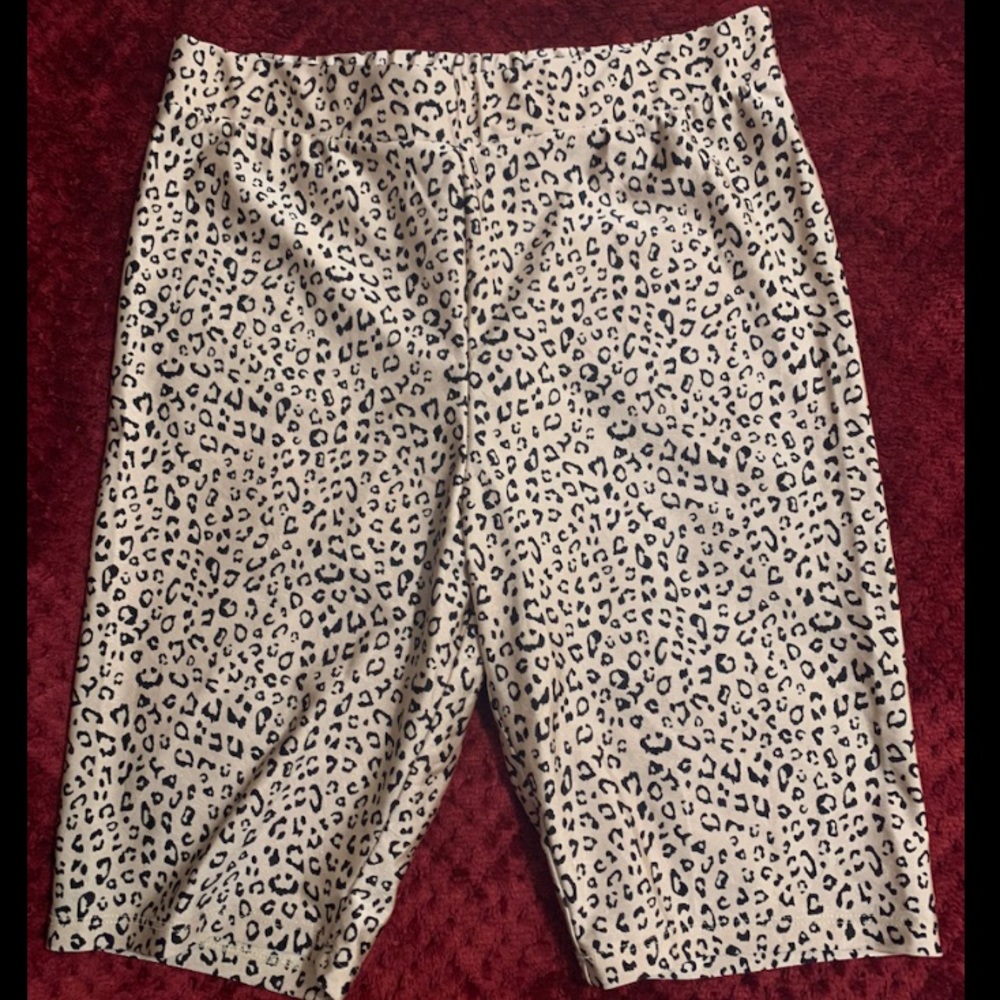 Leopard print biker shorts